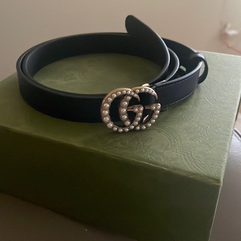 Gucci Black Leather Belt with Pearl Double G Buckle